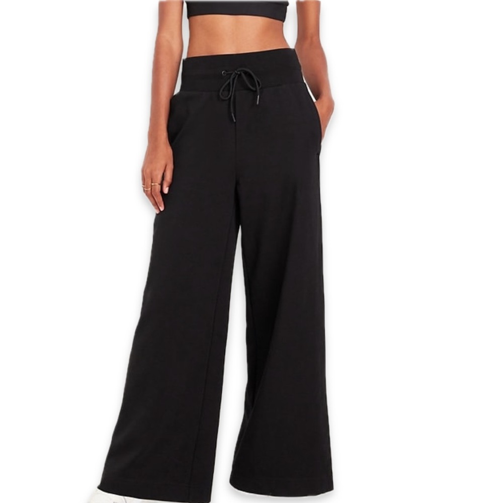Old Navy Dynamic Fleece Wide Leg Sweatpants 
Black Size M Tall